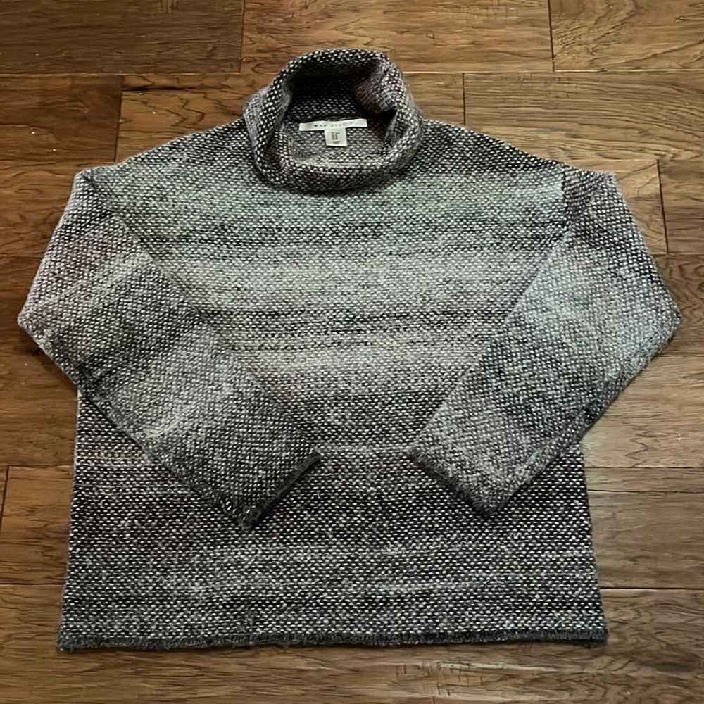 Max Studio Women’s Turtleneck Sweater Size M